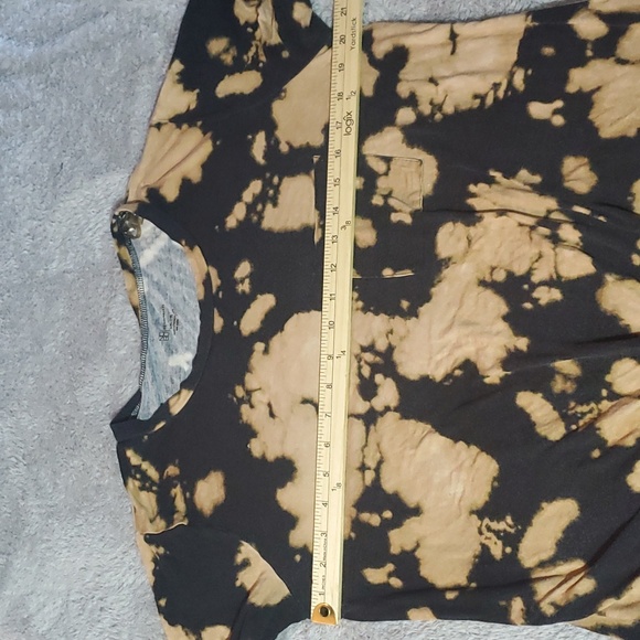 No Boundaries Tie Dye Knot Pull Over Shirt - Picture 6 of 8